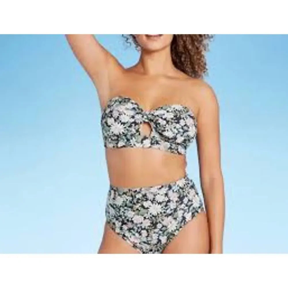 Kona Sol Women's Floral Bandeau‎ Bikini Top Blue Size Small Twist Front Cutout